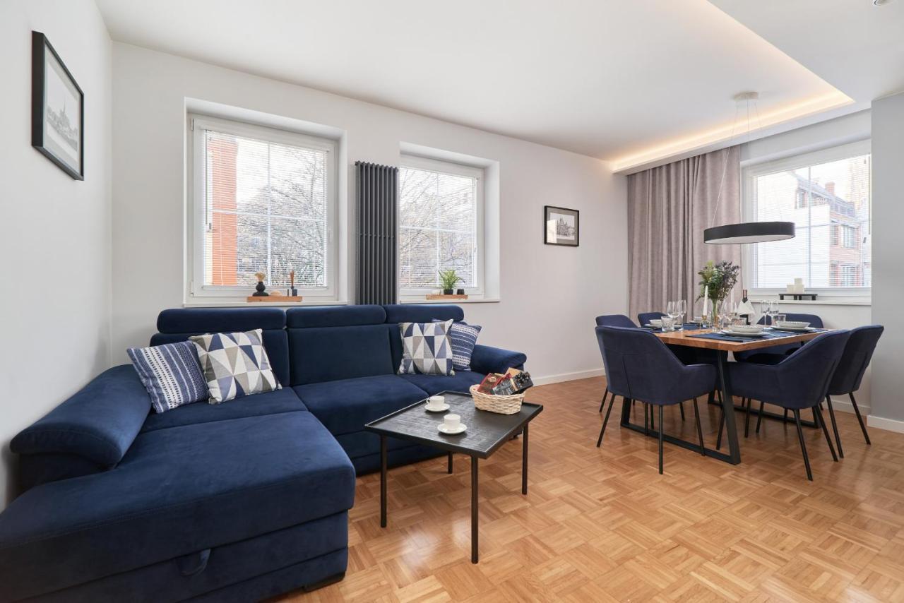 In The Heart Of By Renters Prestige Apartment