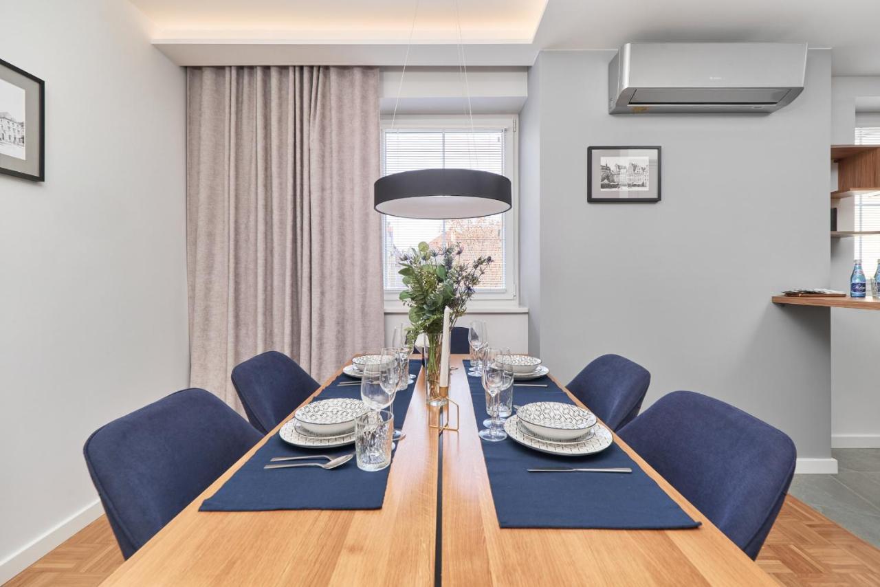 In The Heart Of By Renters Prestige Apartment
