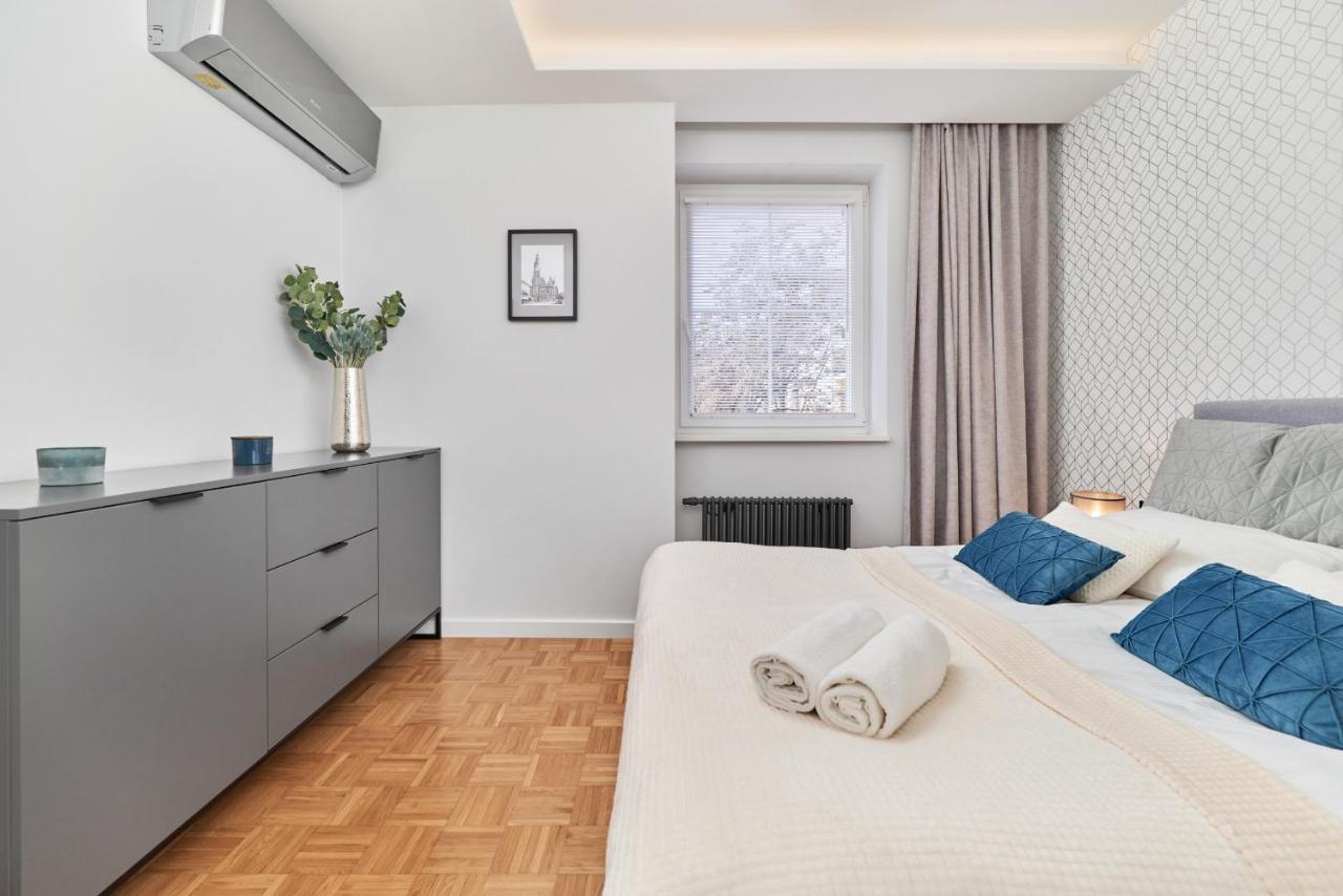 Apartment In The Heart Of By Renters Prestige