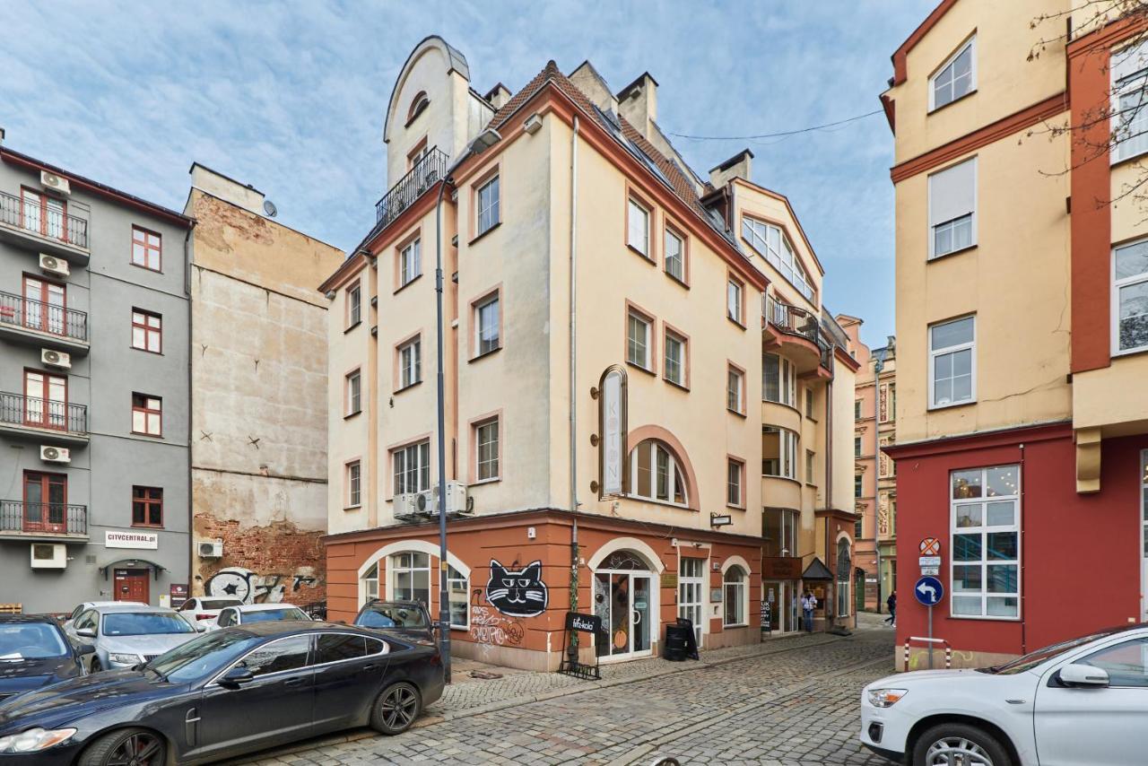 In The Heart Of By Renters Prestige Apartment